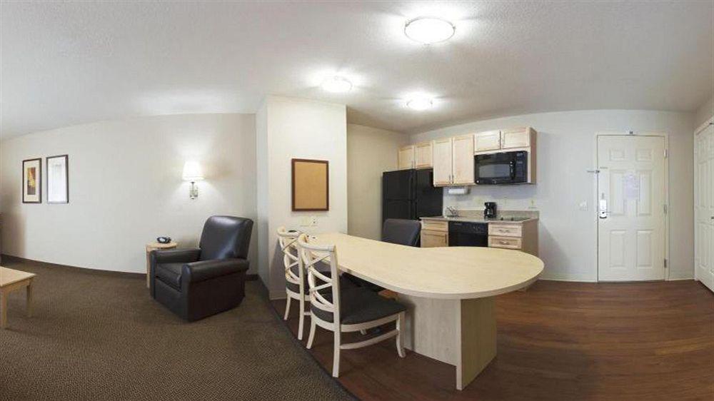 Candlewood Houston By Ihg 2*