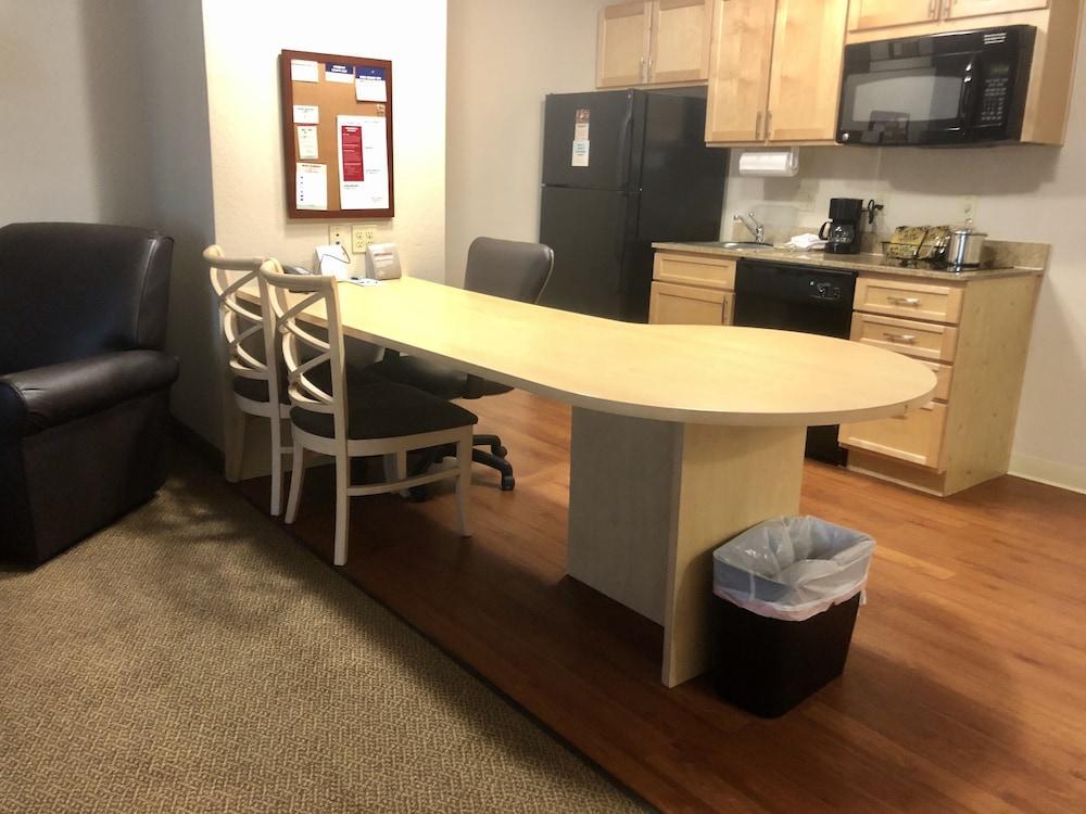 Candlewood Houston By Ihg Hotel The Woodlands