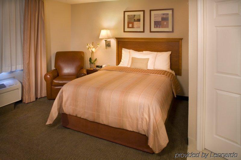 Candlewood Houston By Ihg Hotel 2*